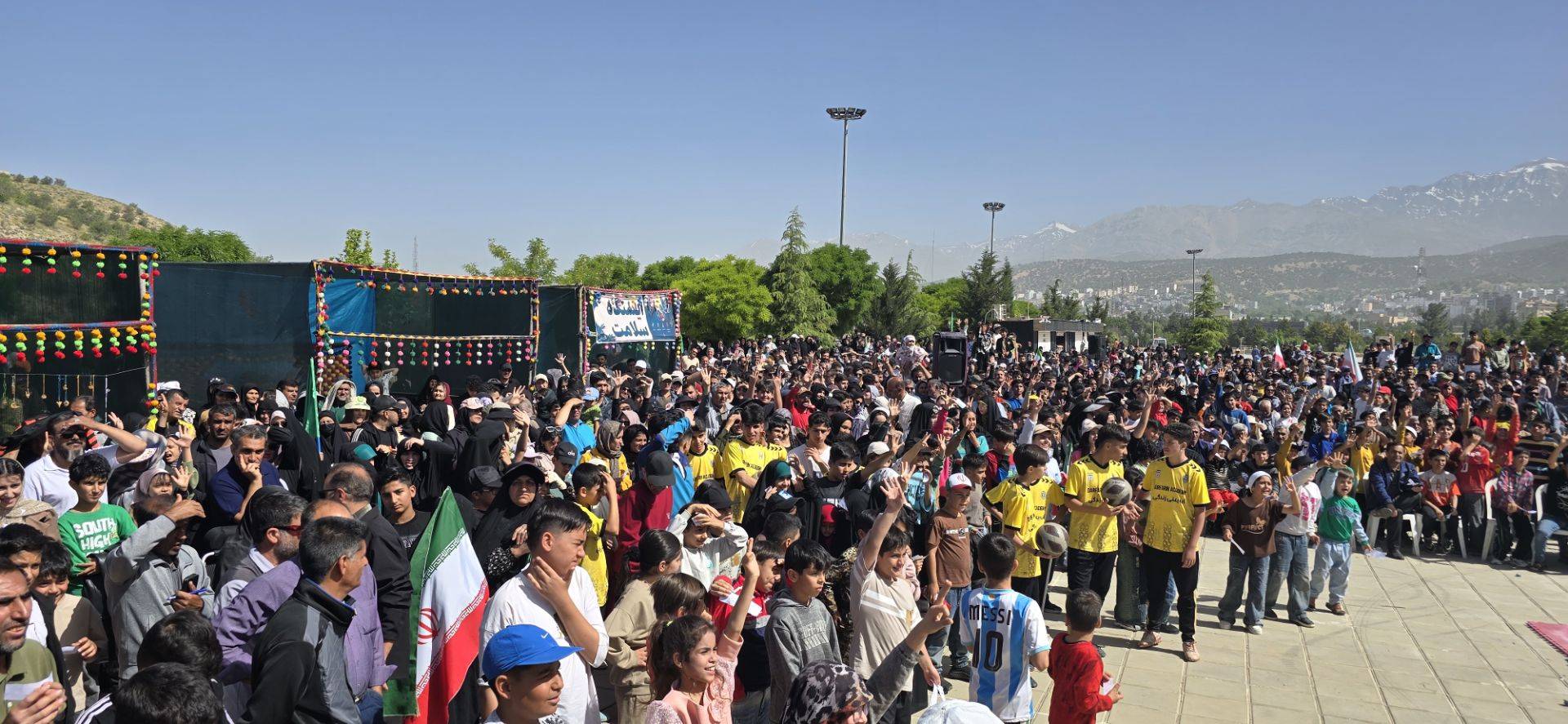 برگزاری همایش پیاده‌روی خانوادگی صبح و نشاط به مناسبت هفته سلامت با حضور بیش از ۱۰ هزار نفر از مردم ورزش دوست یاسوج