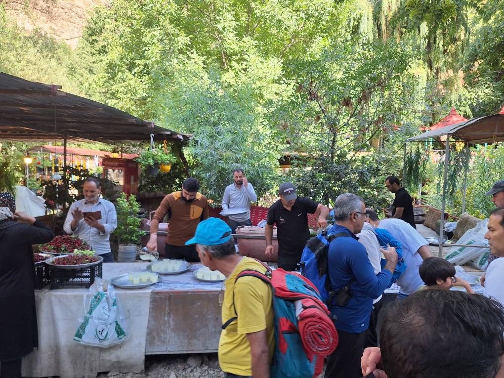 برپایی موکب حضرت علی اصغر(ع) فدراسیون ورزش‌های همگانی ارتفاعات درکه تهران