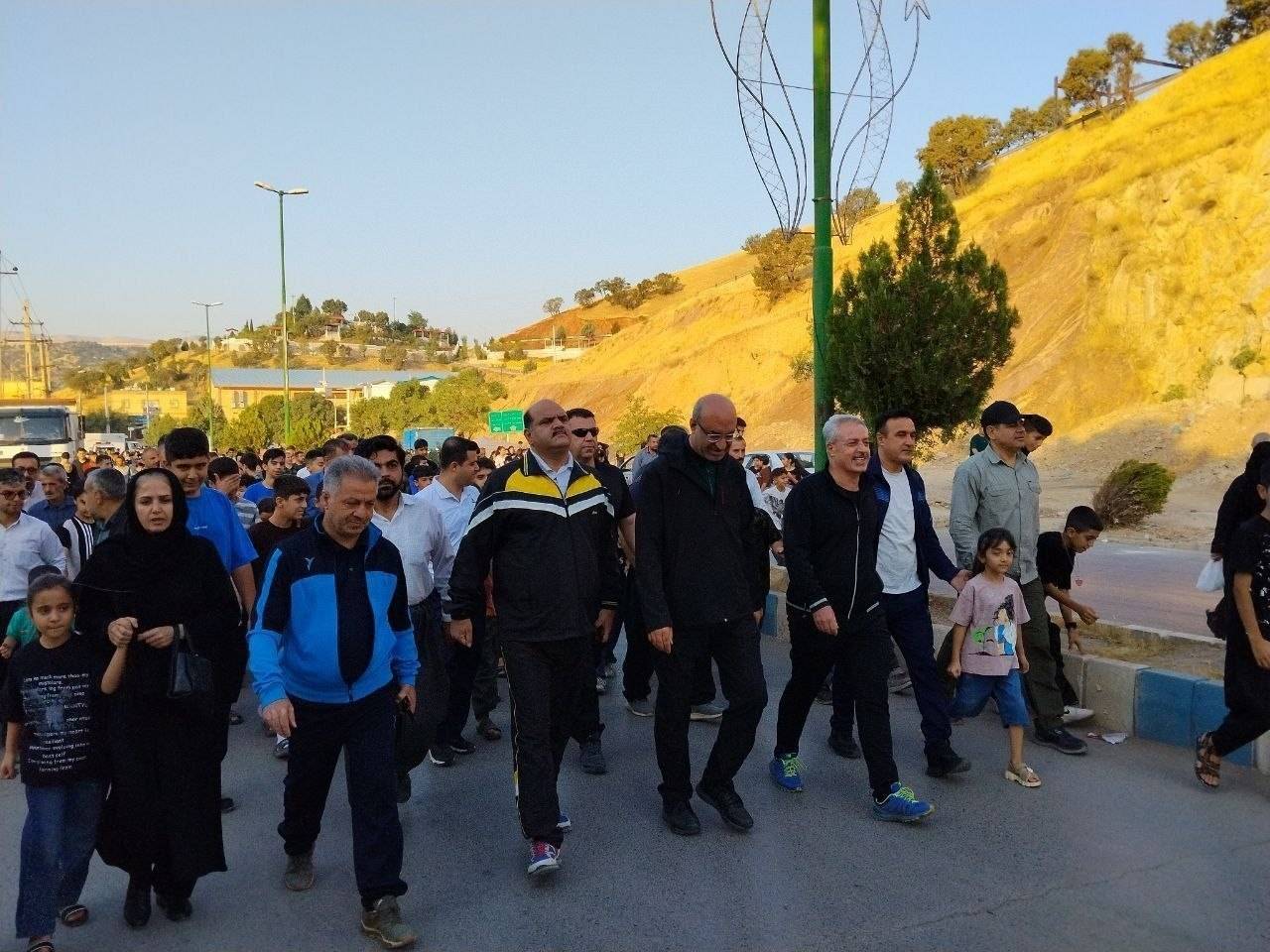 جوانرود میزبان همایش باشکوه ۵ هزار نفری پیاده‌روی خانوادگی صبح و نشاط